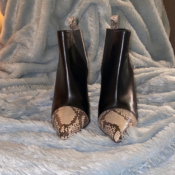 Gucci Black Snakeskin Booties - Picture 2 of 5